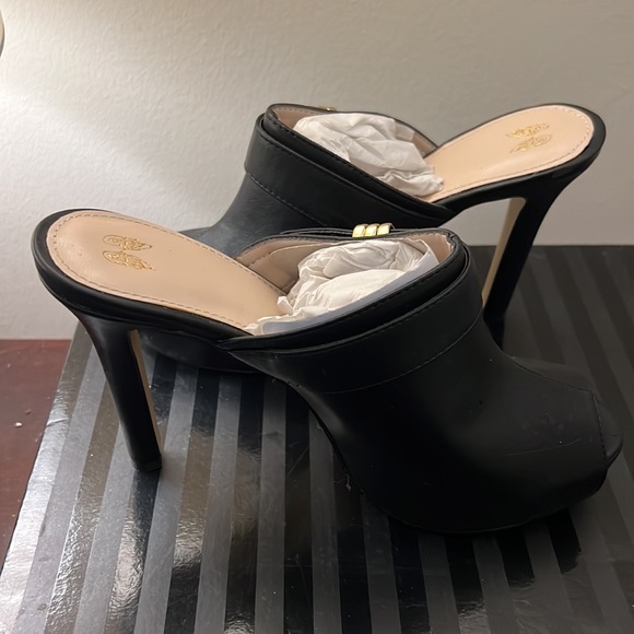 Victoria’s Secret Black Leather Platform Mules - Picture 4 of 4